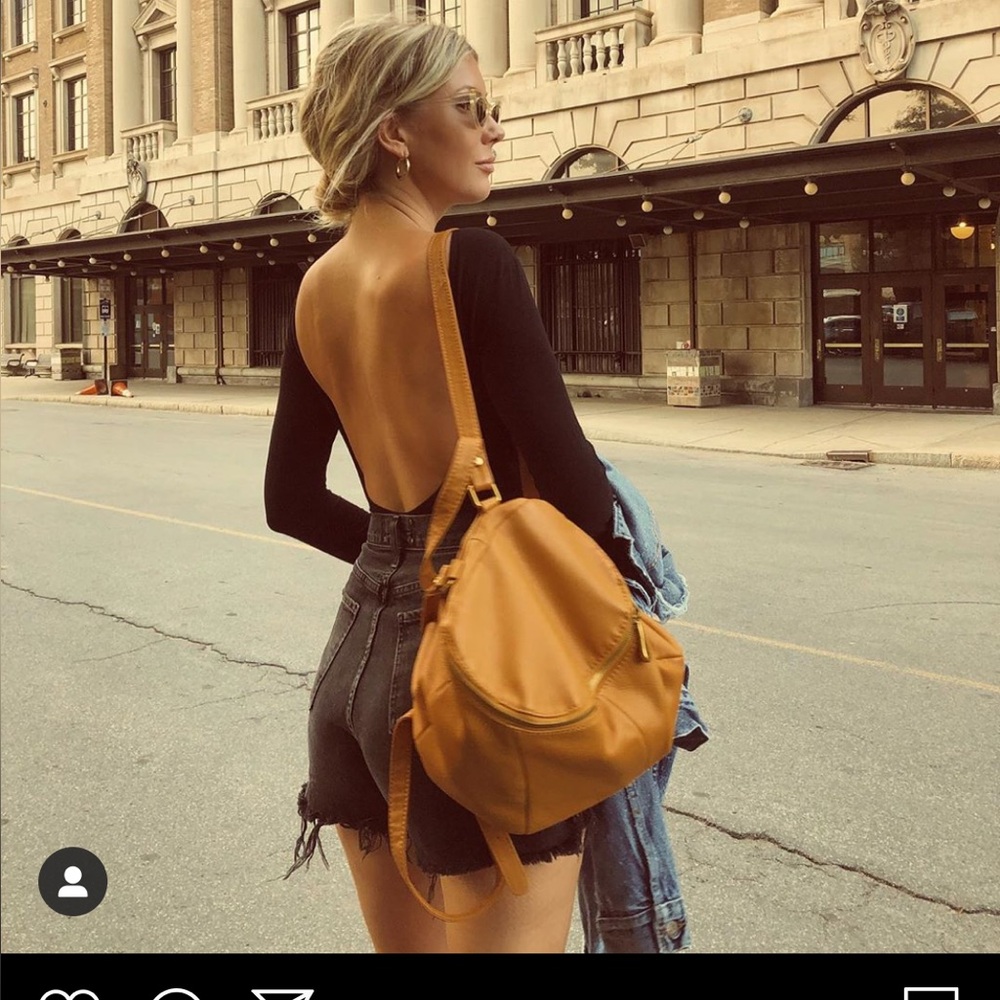 Hobo tan leather river backpack excellent condition perfect travel bag